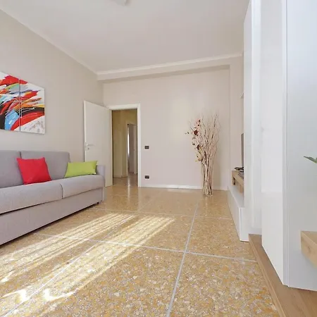 Domus 68 - With Terrace Апартаменты Рим
