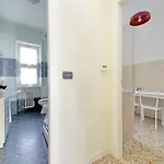 Domus 68 - With Terrace Апартаменты Рим