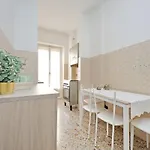 Domus 68 - With Terrace Апартаменты Рим