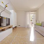 Domus 68 - With Terrace *